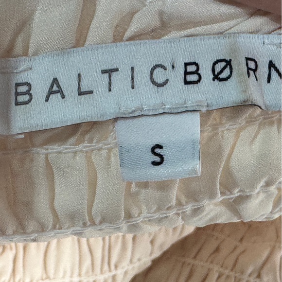Baltic Born off white feather small - Picture 11 of 11